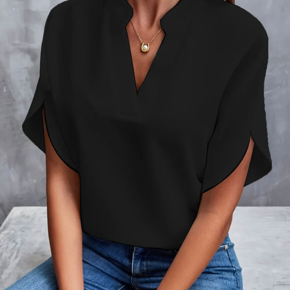 Blouse d’Été à Col V – Élégance Décontractée pour Femme