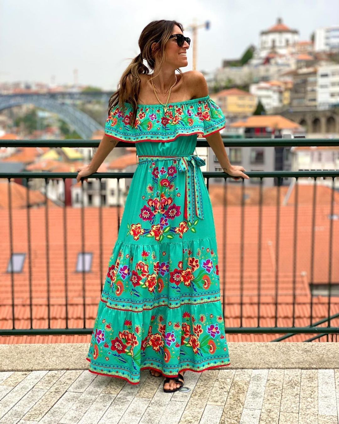 Élégance Robe Florale et Charme d'Été