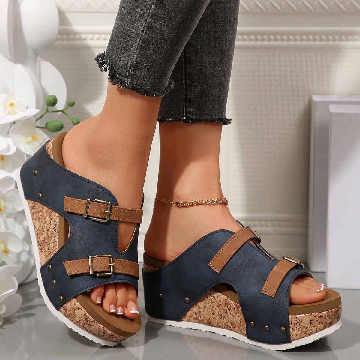 Sandales Chic à Talon Compensé – Bout Ouvert Femme